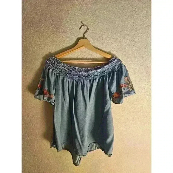 Off shoulder denim embroidered blouse - Picture 2 of 3